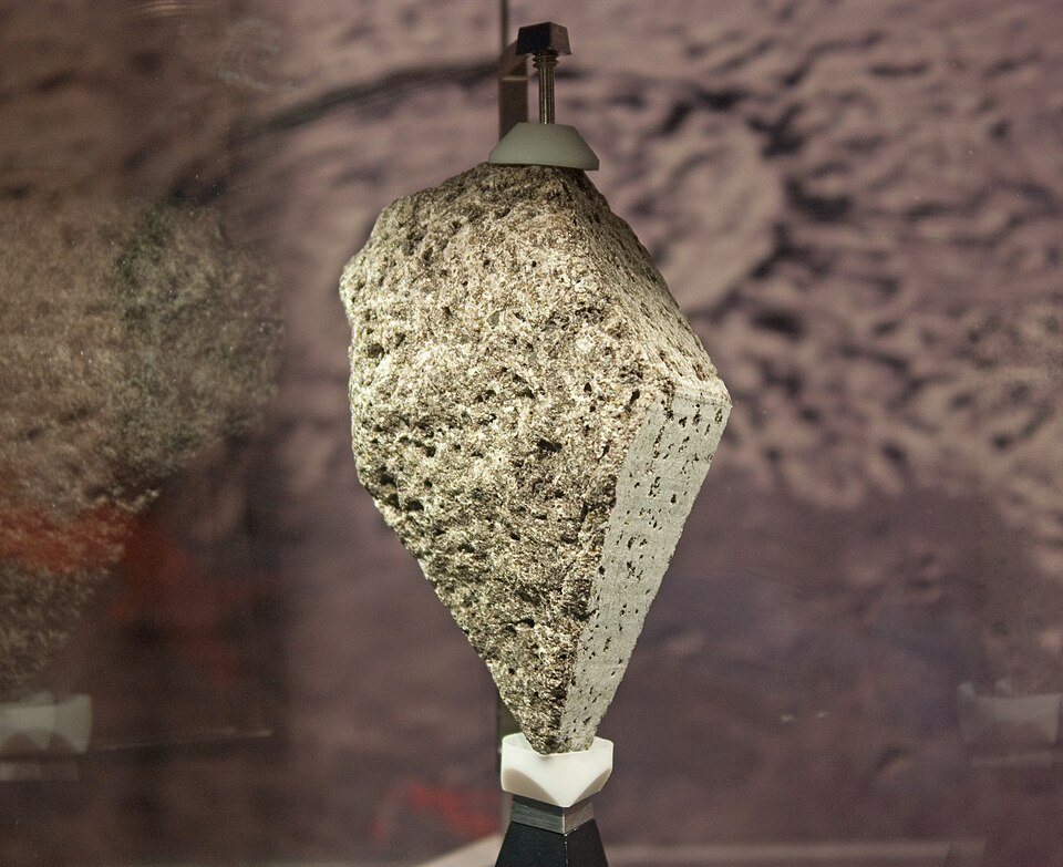 Olivine basalt collected from the rim of Hadley Rille by the crew of Apollo 15 (Credit :  NASA/Wknight94)