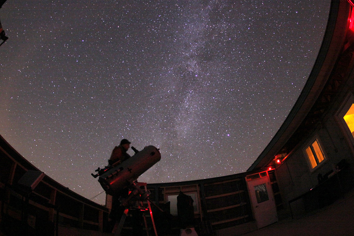 Astrophoto: Peeking at the Night Sky by John Hlynialuk
