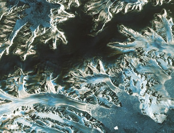 The northern part of the Antarctic Peninsula as seen from Sentinel-1 on April 13, 2014. Credit: ESA