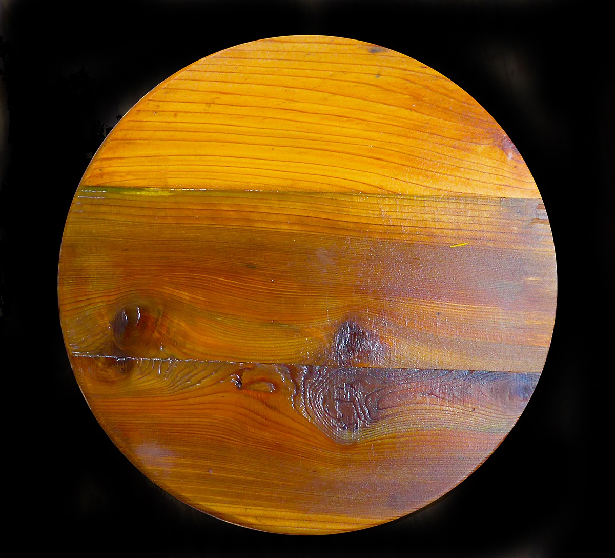 My Dad Made a Table That Looks Surprisingly Like Jupiter
