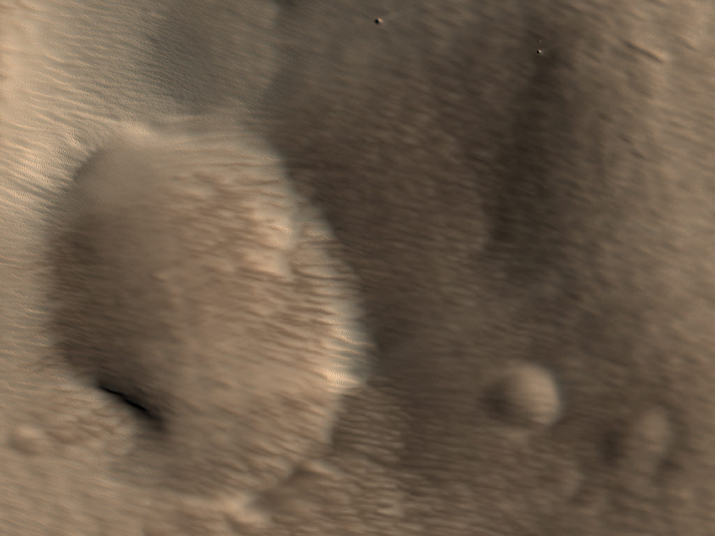 The Blurry Summit of Mars' Pavonis Mons