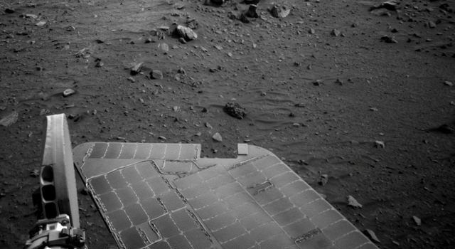 Mars Rover Spirit is Rolling Again After Memory Problems